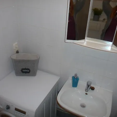 Grosse Monteurwohnung, Fewo Ruby, Limbach-Oberfrohna Apartman Limabach - Oberfrohna