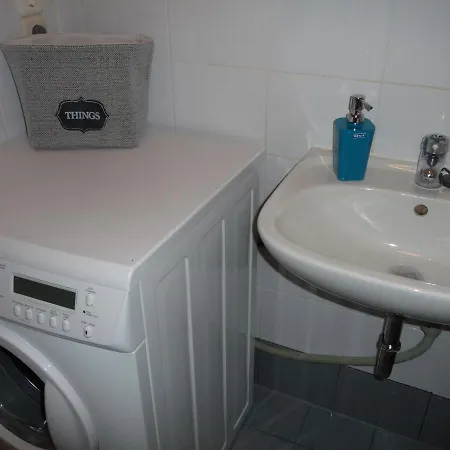 Grosse Monteurwohnung, Fewo Ruby, Limbach-Oberfrohna Apartman Limabach - Oberfrohna