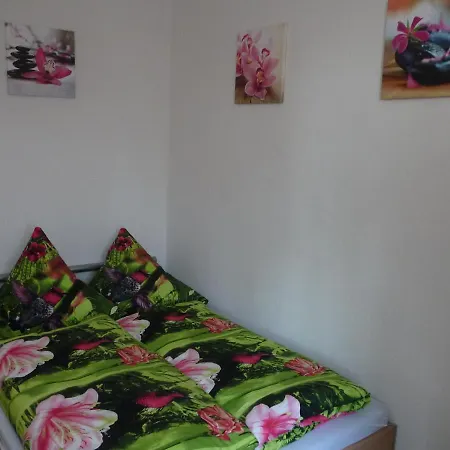 Apartman Grosse Monteurwohnung, Fewo Ruby, Limbach-Oberfrohna *