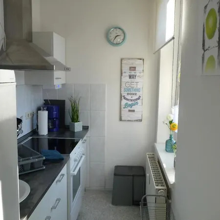 Grosse Monteurwohnung, Fewo Ruby, Limbach-Oberfrohna Apartman
